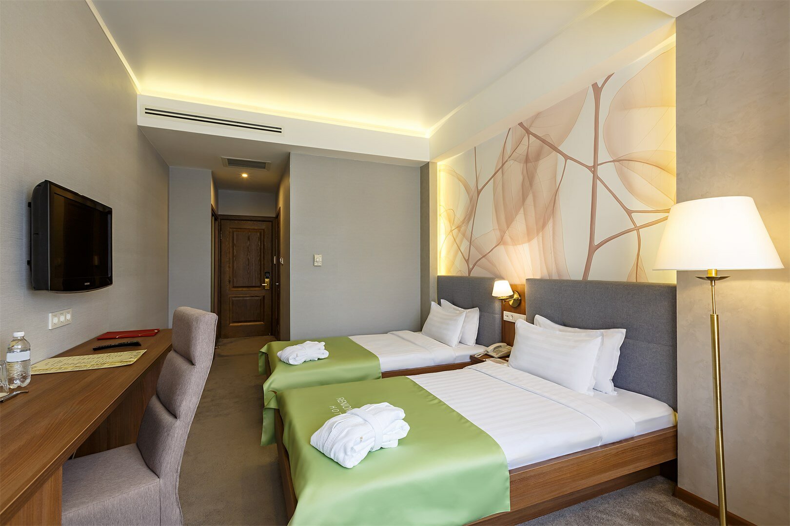 Фото Renion Hills Hotel