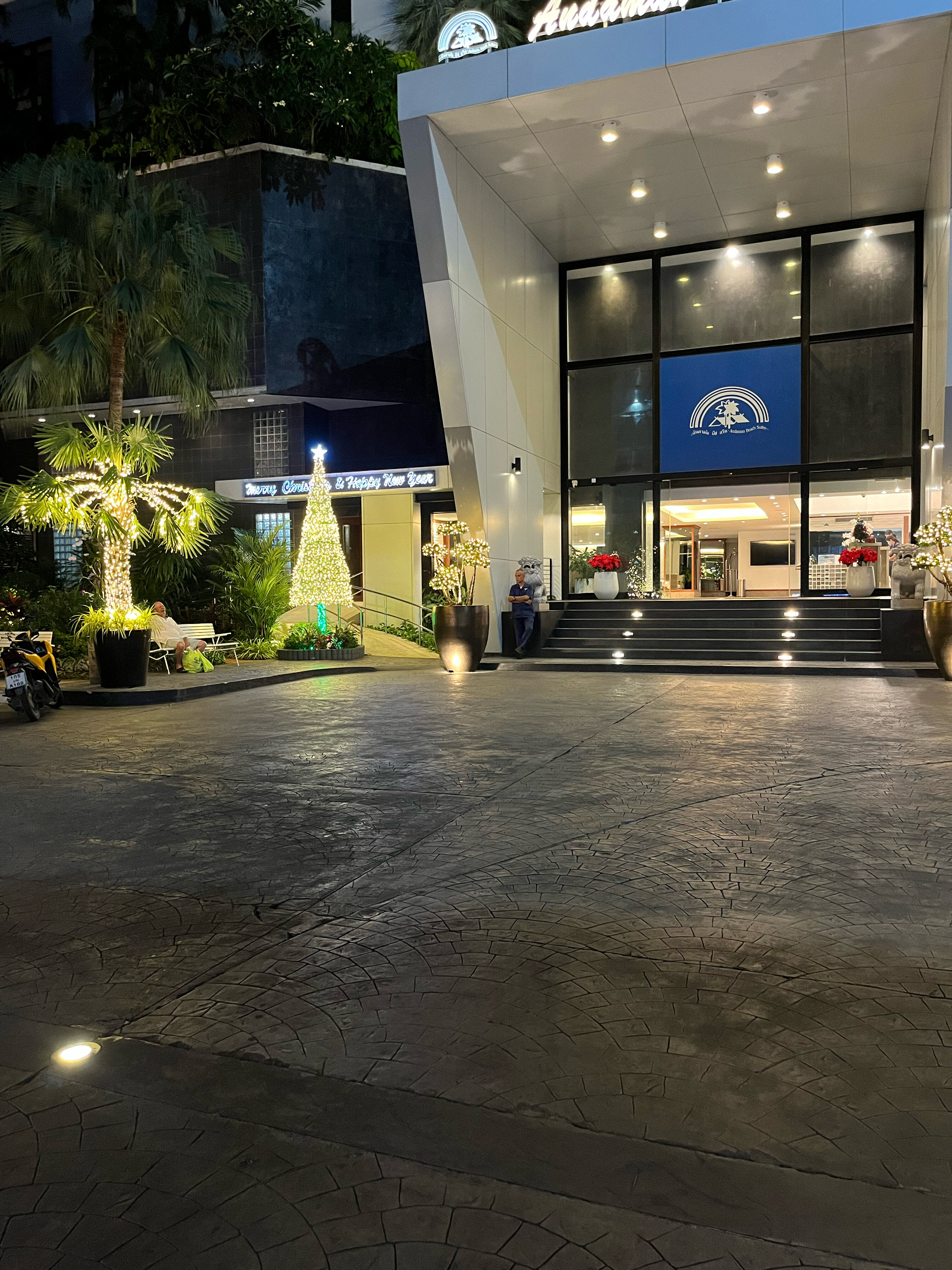 Фото Andaman Beach Suites Hotel