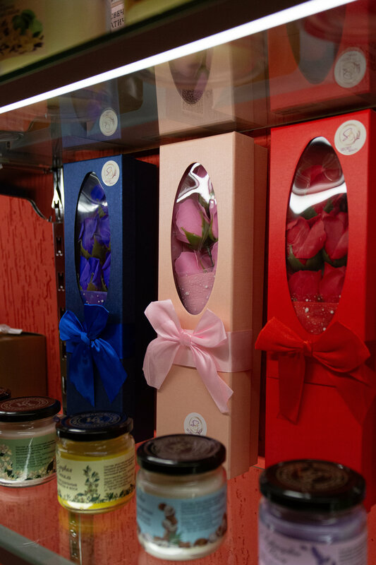 Jinsiy aloqadan keyin jinsiy olatni oq, mol-kol qoplama mavjud.