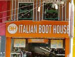 Italian boot house (Pakistan Employees Cooperative Housing Society, Delhi Society, 39), shoe store