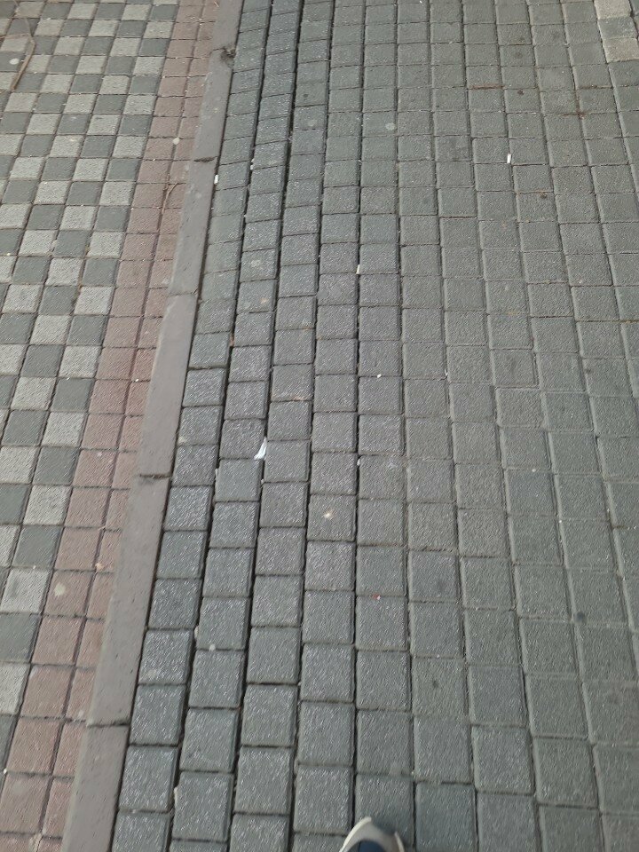 Mobile phone store Muhammet Erkus, Istanbul, photo