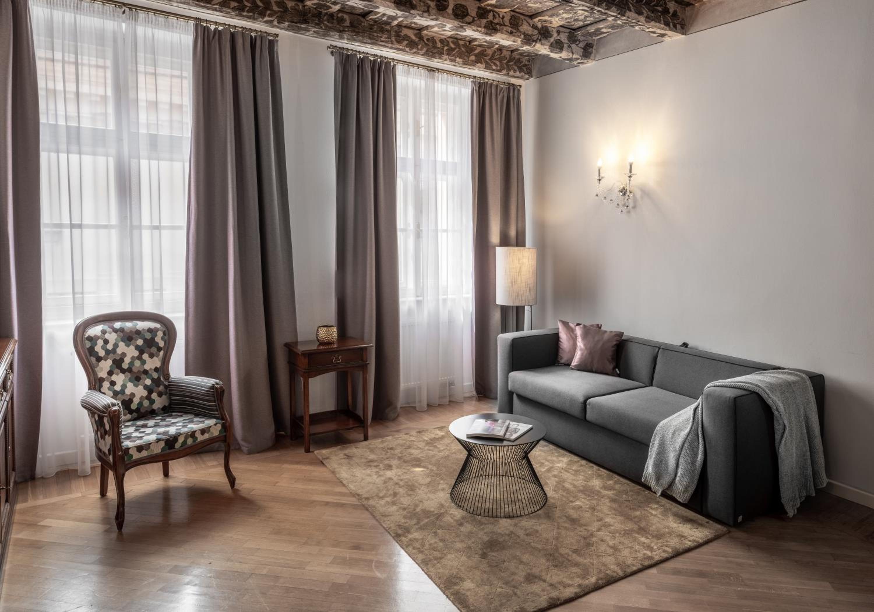 Фото Chateau 9 Apartments by Adrez Living