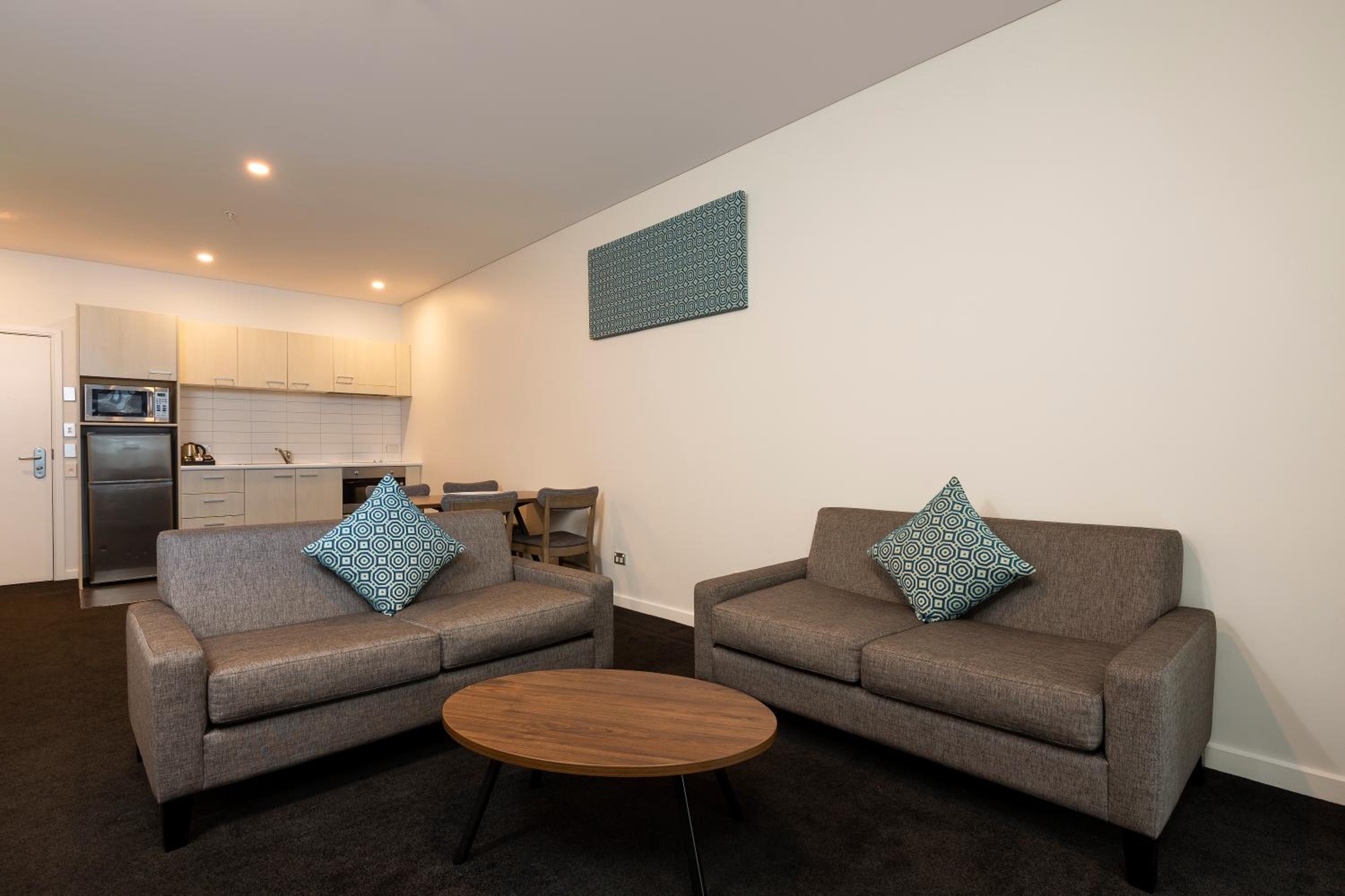 Фото Oaks Auckland Hotel