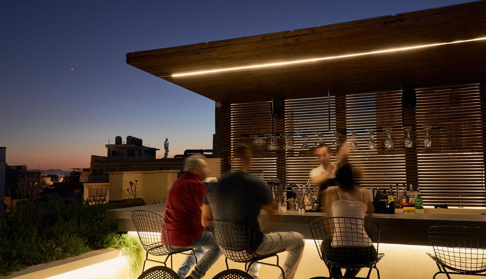 Фото Athens Mansion Luxury Suites