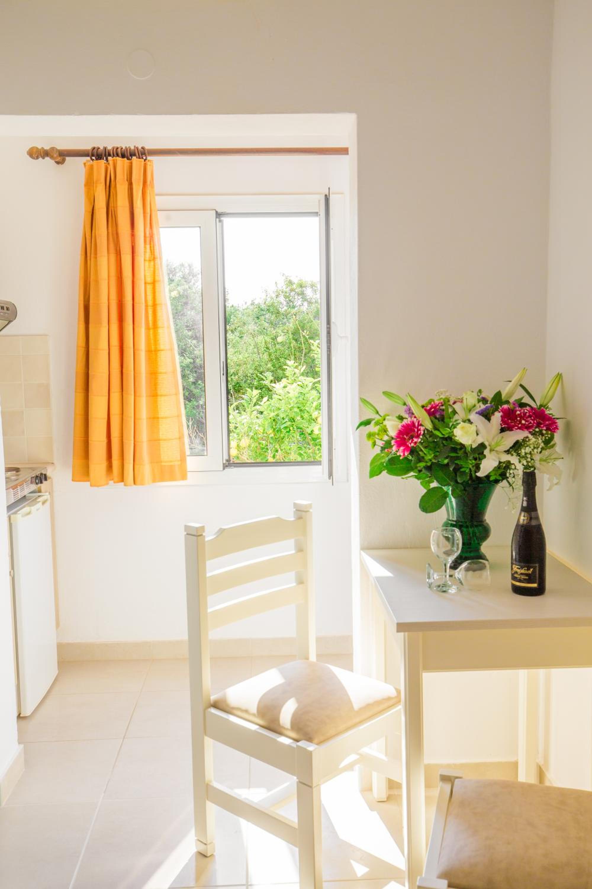 Фото Mastorakis Hotel And Studios