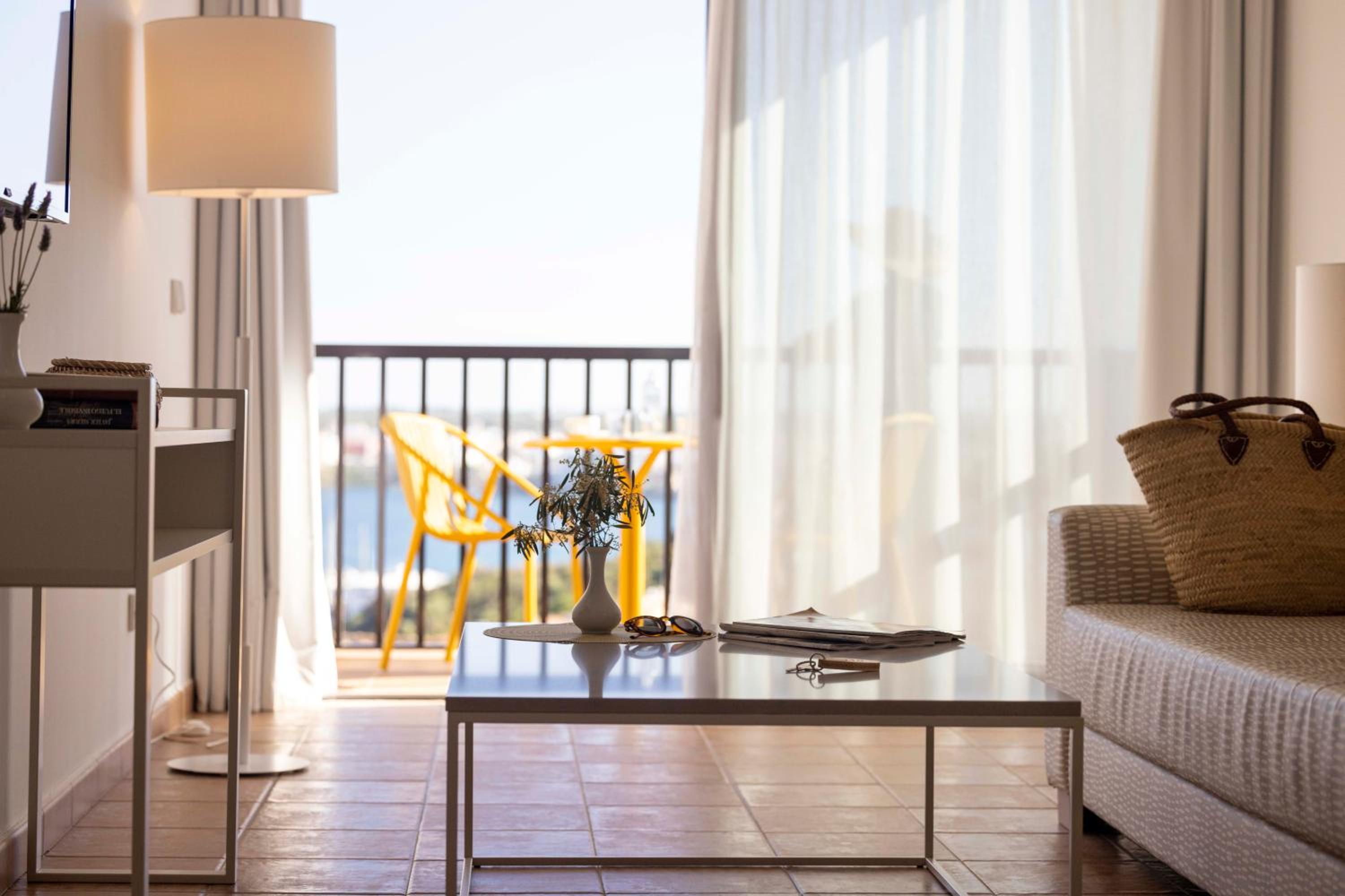 Фото Calallonga Hotel Menorca