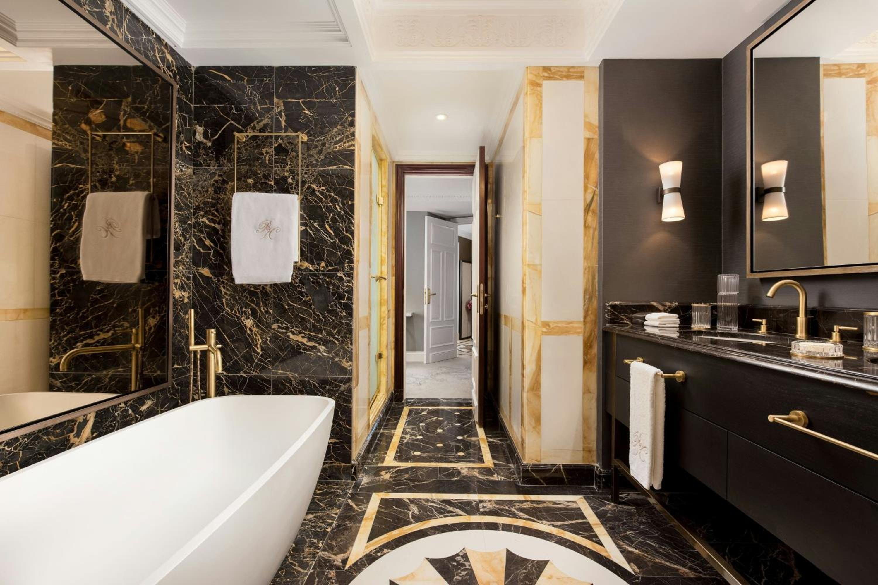Фото The Palace, a Luxury Collection Hotel, Madrid