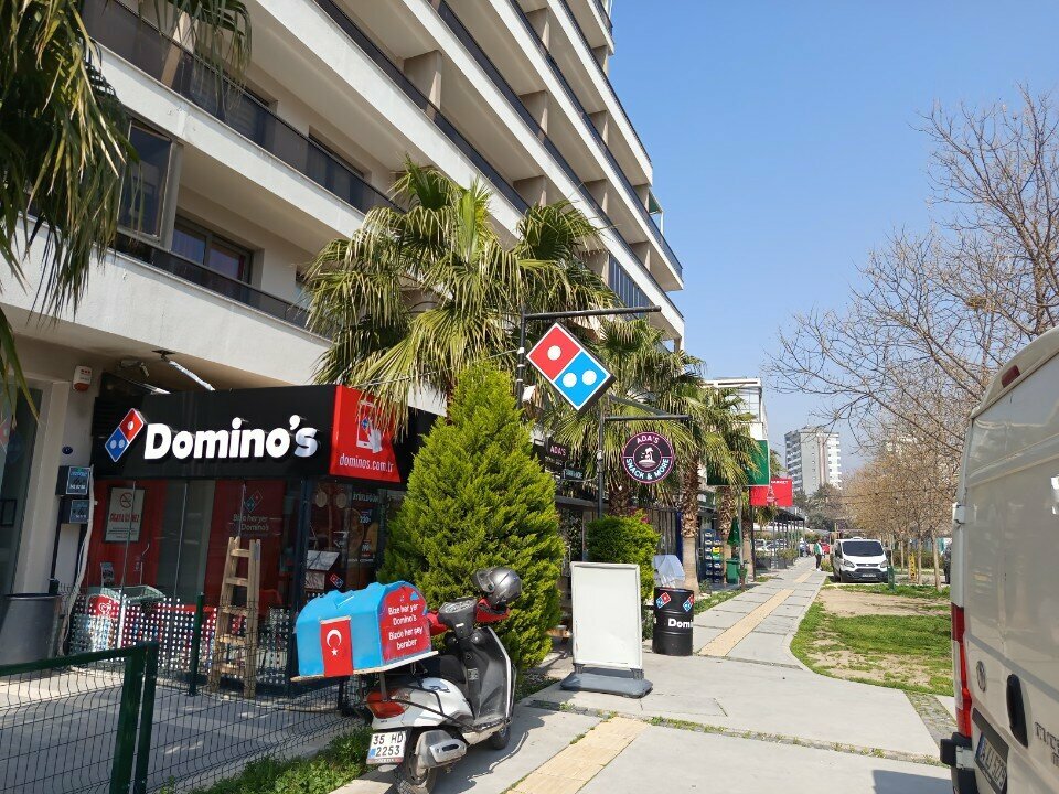 Pizzeria Domino's, Izmir, photo