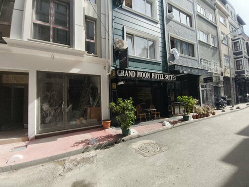 Гостиница Grand Moon Hotel Suites в Бейоглу