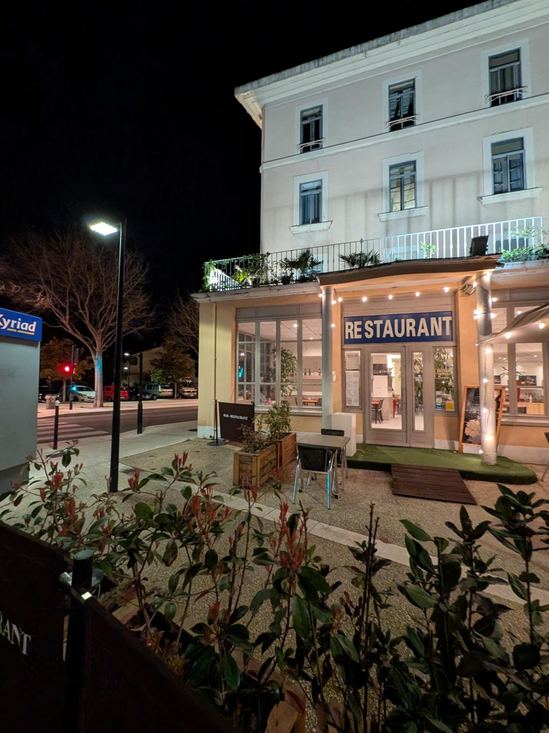 Фото Kyriad Orange Centre