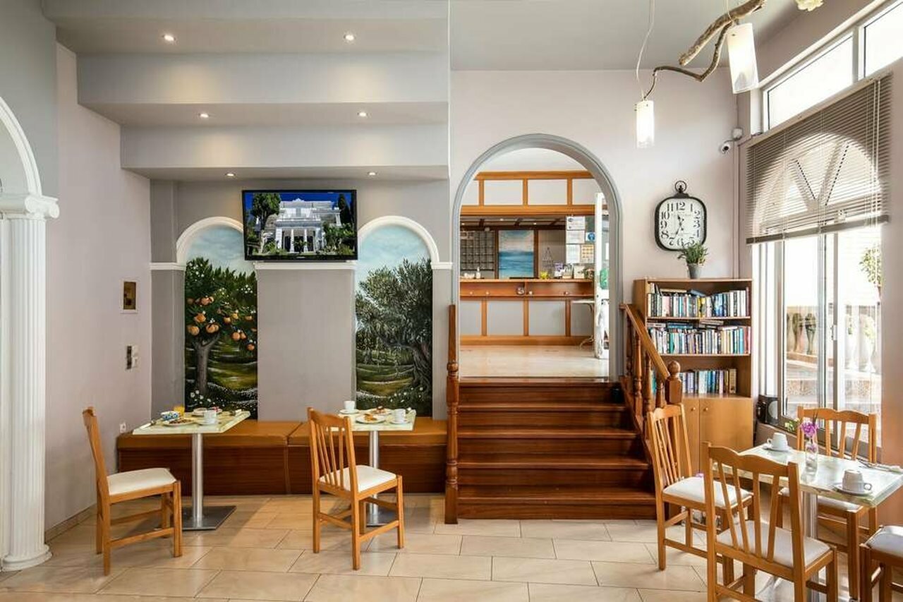 Фото Bella Vista Beach Hotel and Studios