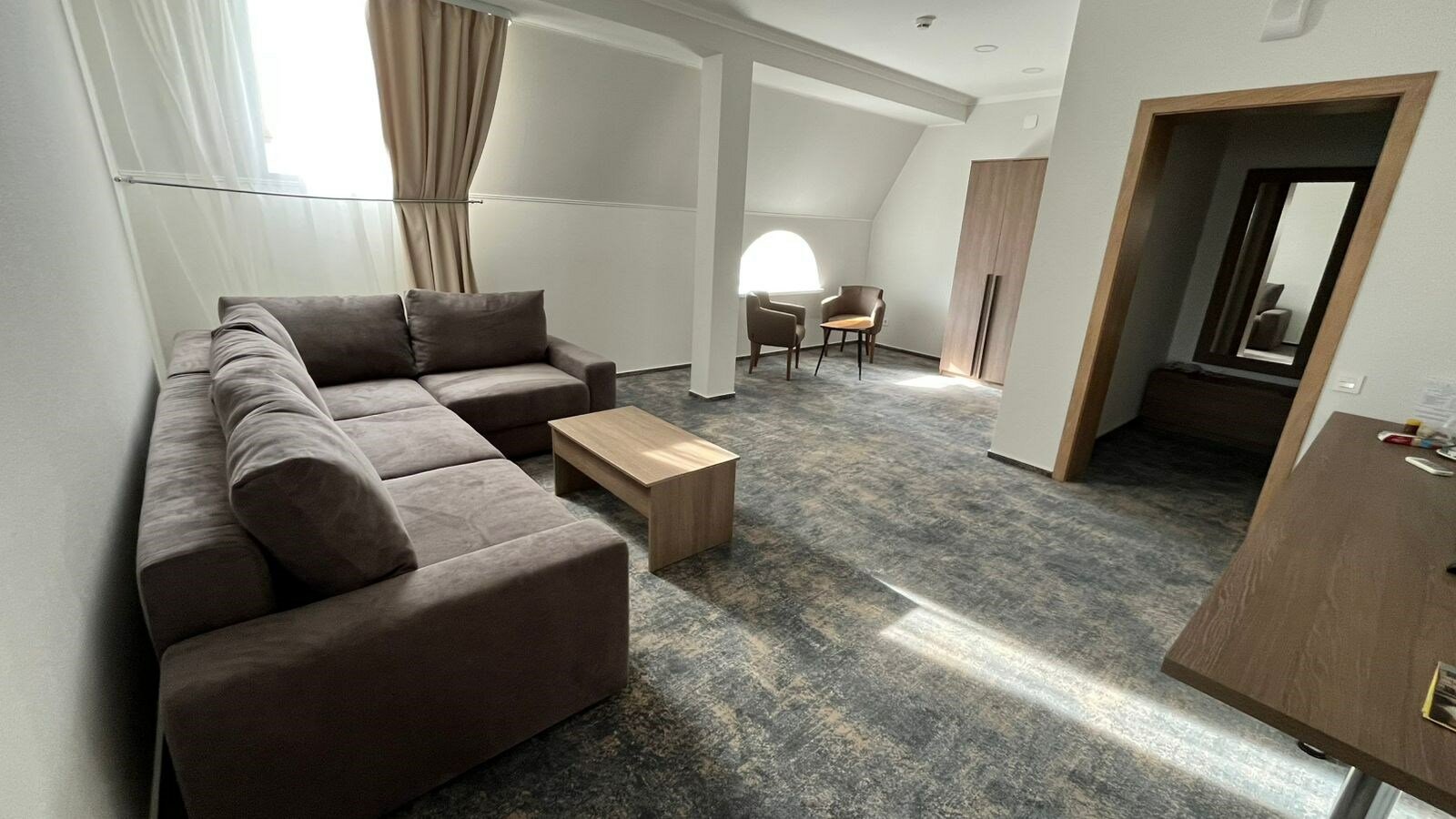 Фото Платов