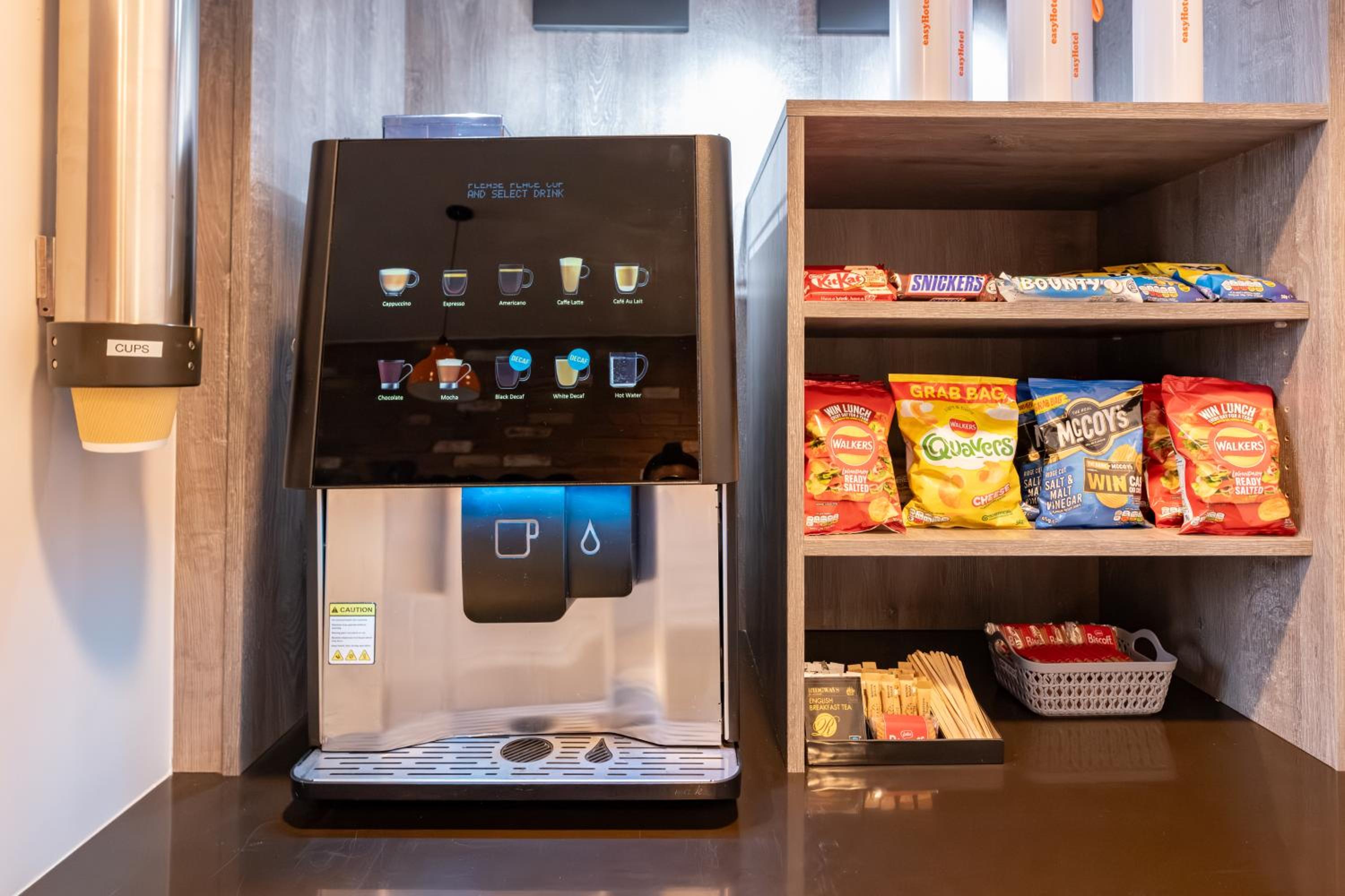 Фото EasyHotel London Victoria