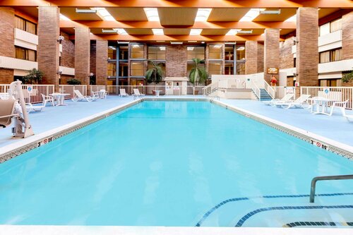 Гостиница Ramada Hotel & Conference Center by Wyndham Lansing