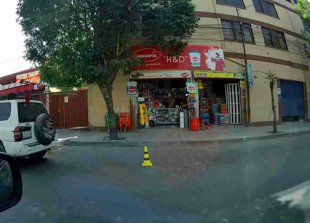 Hardware store R & D Hardware Store, Cochabamba, photo