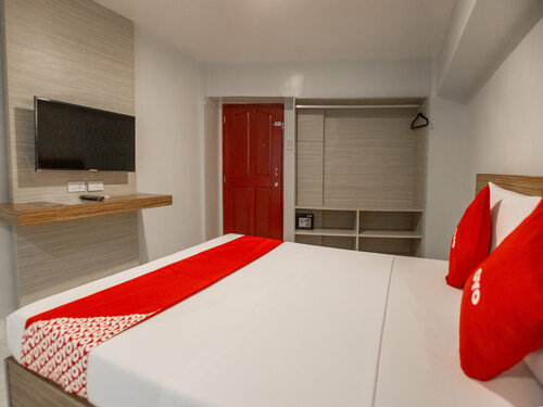 Гостиница Oyo 675 Circuit Hostel