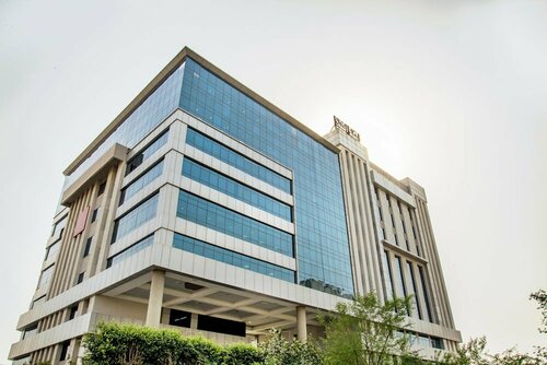 Внешний вид отеля Hide Away Suites в Дадрях, фото 1