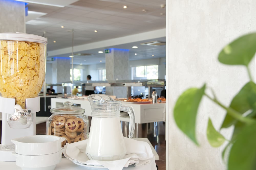 Фото Hotel Maya Alicante