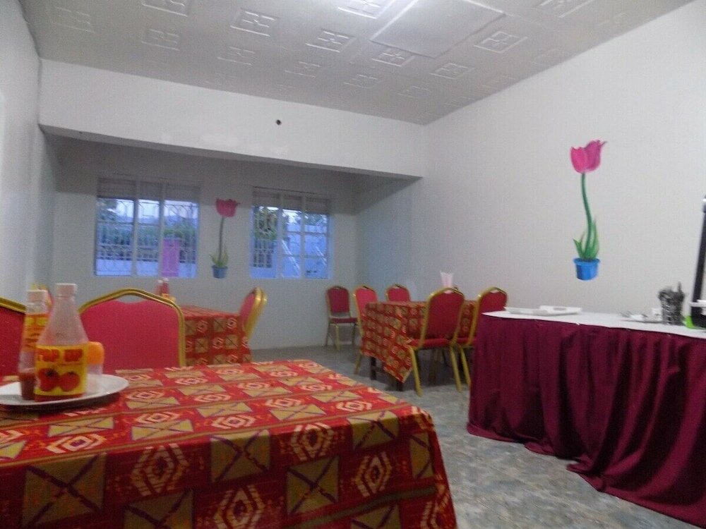 Фото R & R Gardens