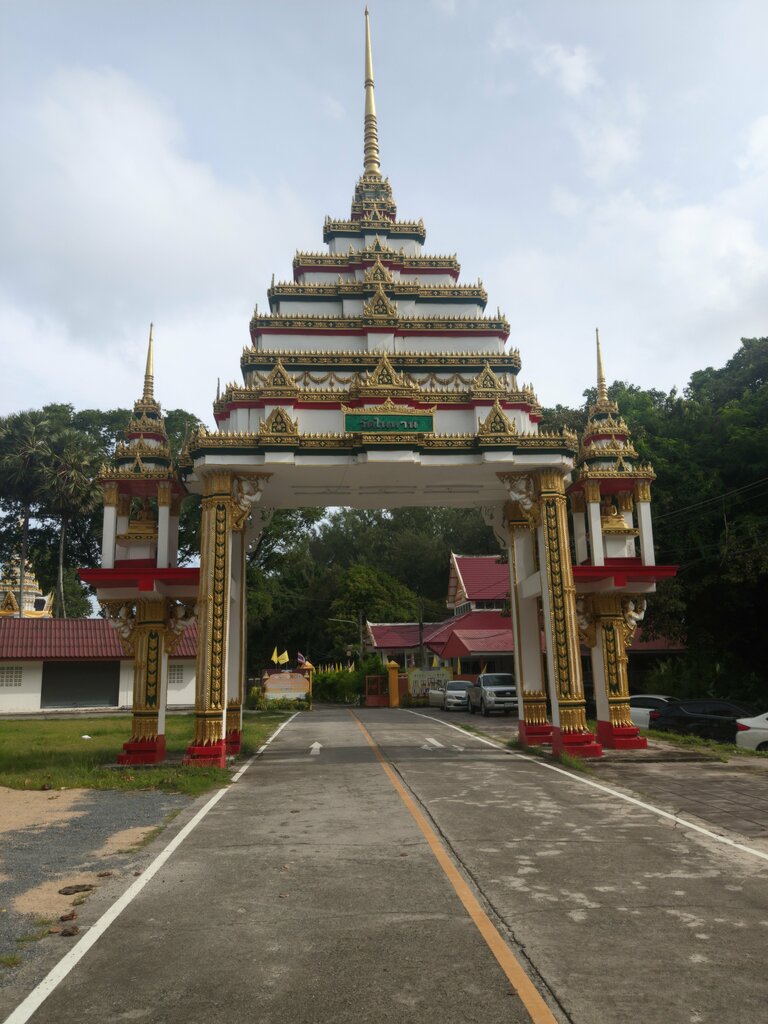 Pagoda Ni Harn Temple, Phuket Province, photo