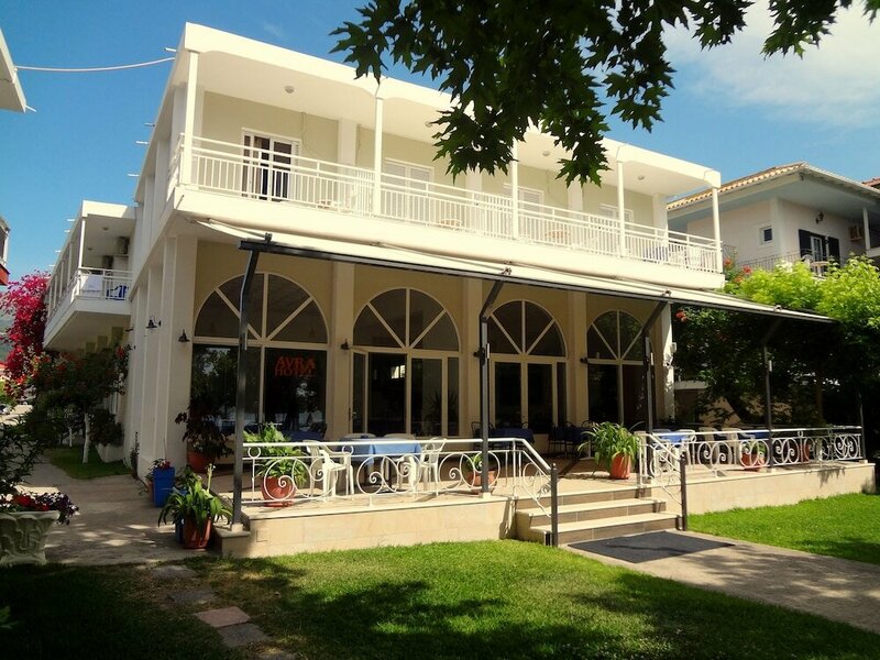 Гостиница Avra Beach Hotel