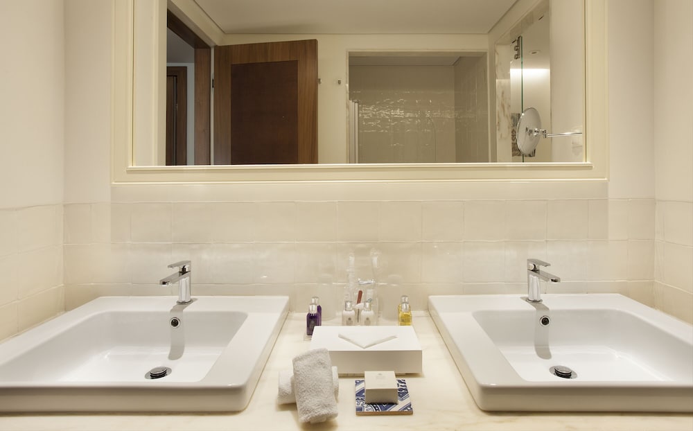 Фото Corpo Santo Lisbon Historical Hotel