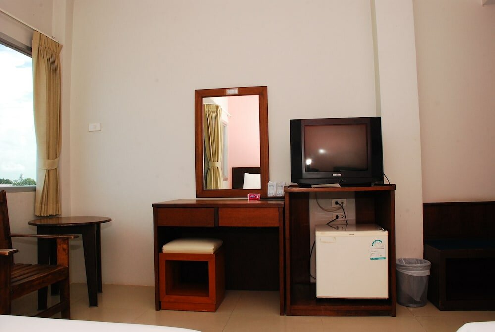 Фото Prachuap Beach Hotel