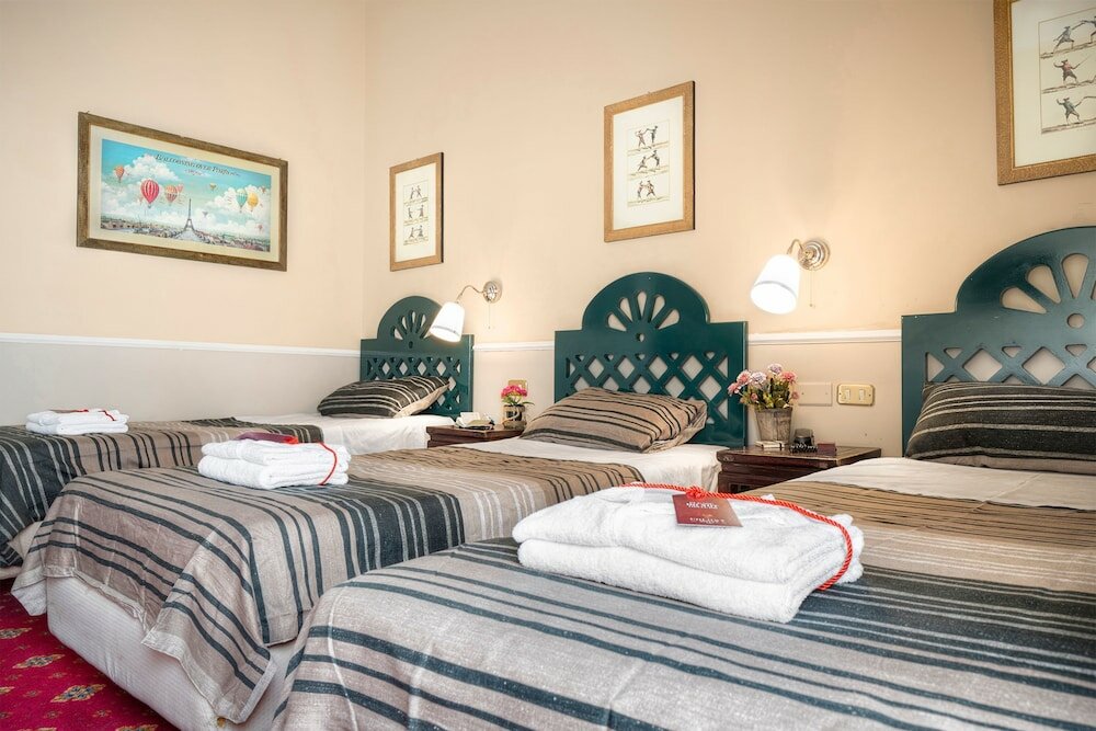 Фото Colony Hotel