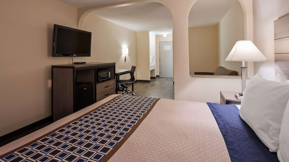 Фото SureStay Hotel by Best Western Albuquerque Midtown