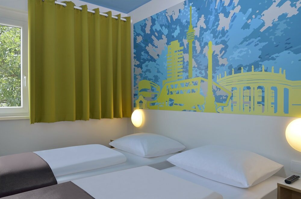 Фото B&b Hotel Stuttgart-City