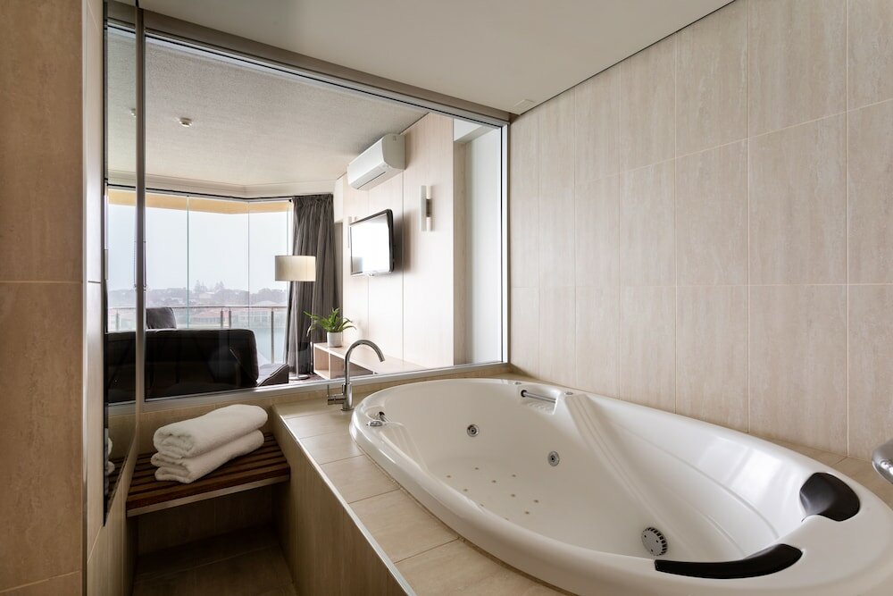 Фото The Lakes Resort Hotel