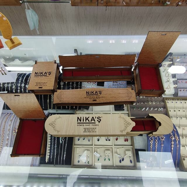 Jewelry store Nika'S Silver Watch, Batman, photo