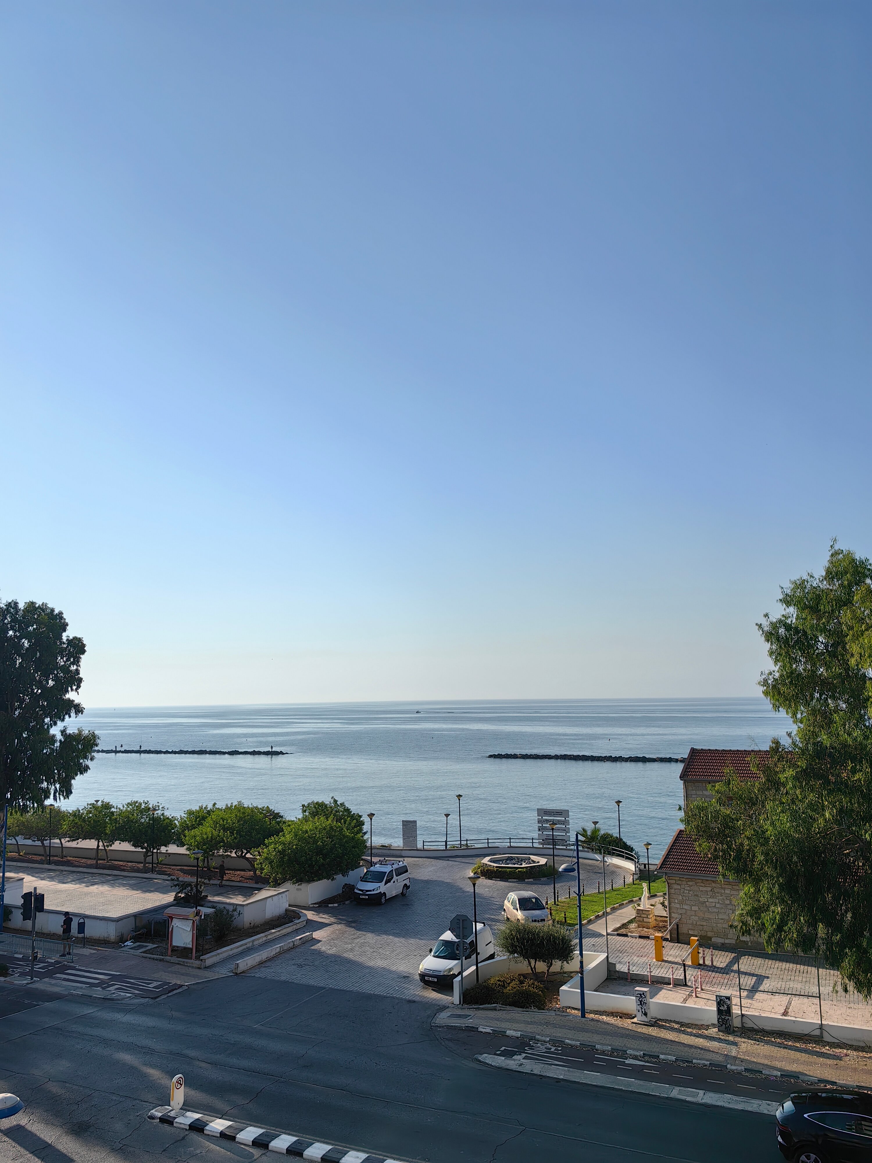 Фото Pigeon Beach Hotel Apartments