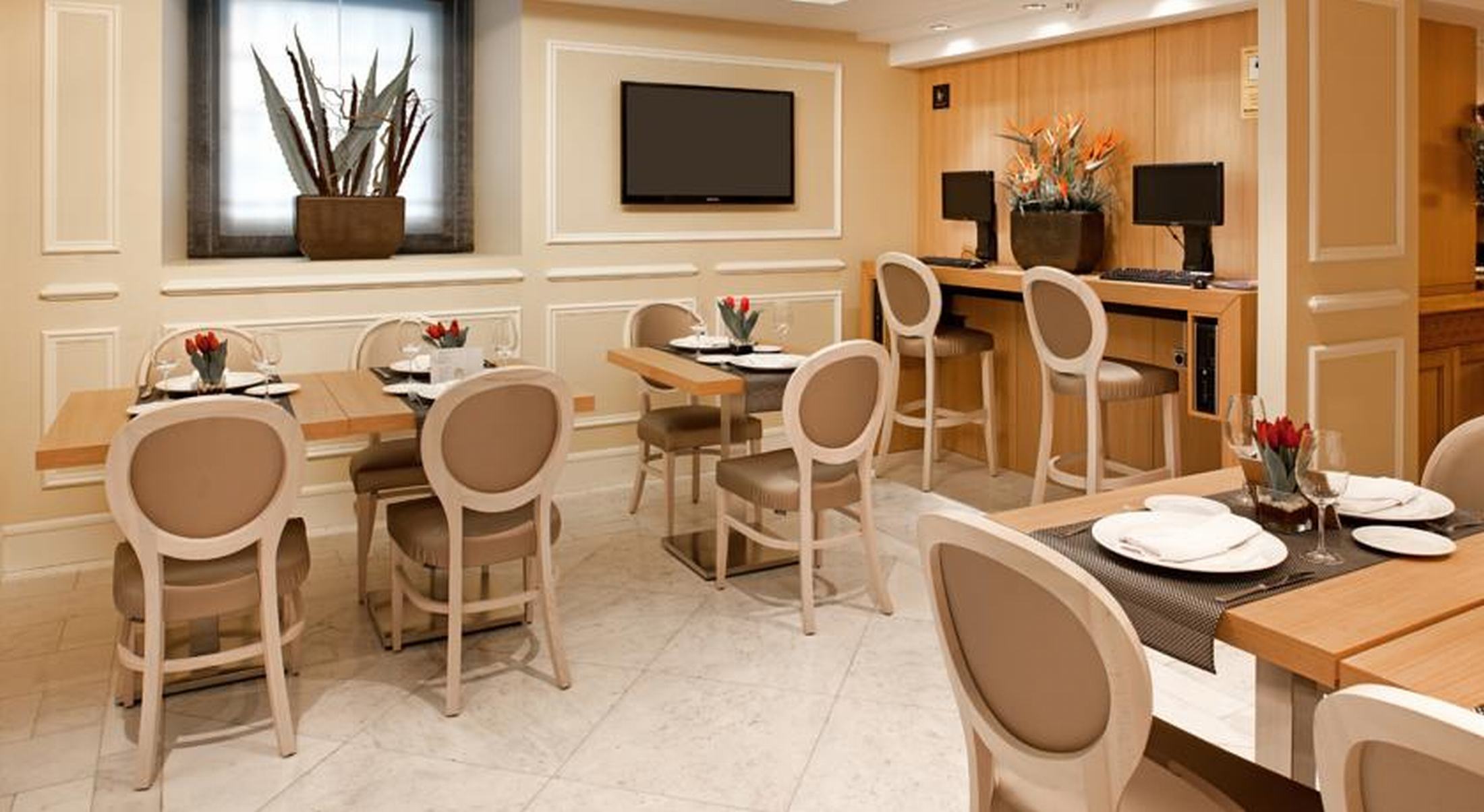 Фото Catalonia Las Cortes