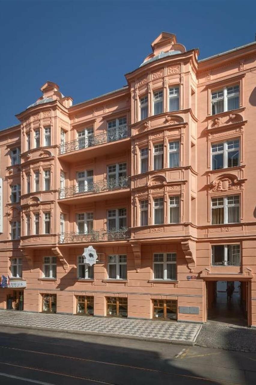 Фото отеля 1