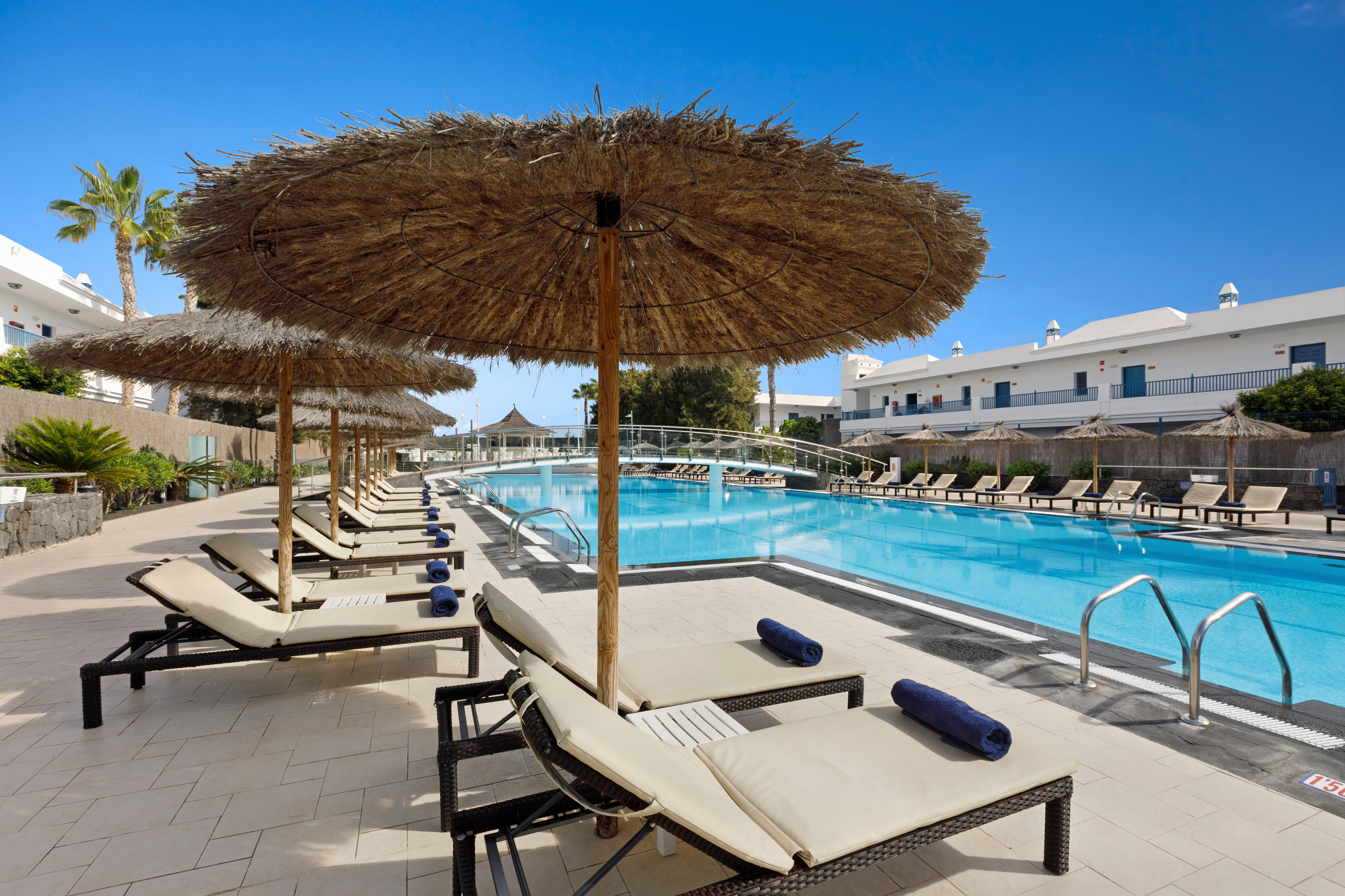 Фото Thb Tropical Island Aparthotel