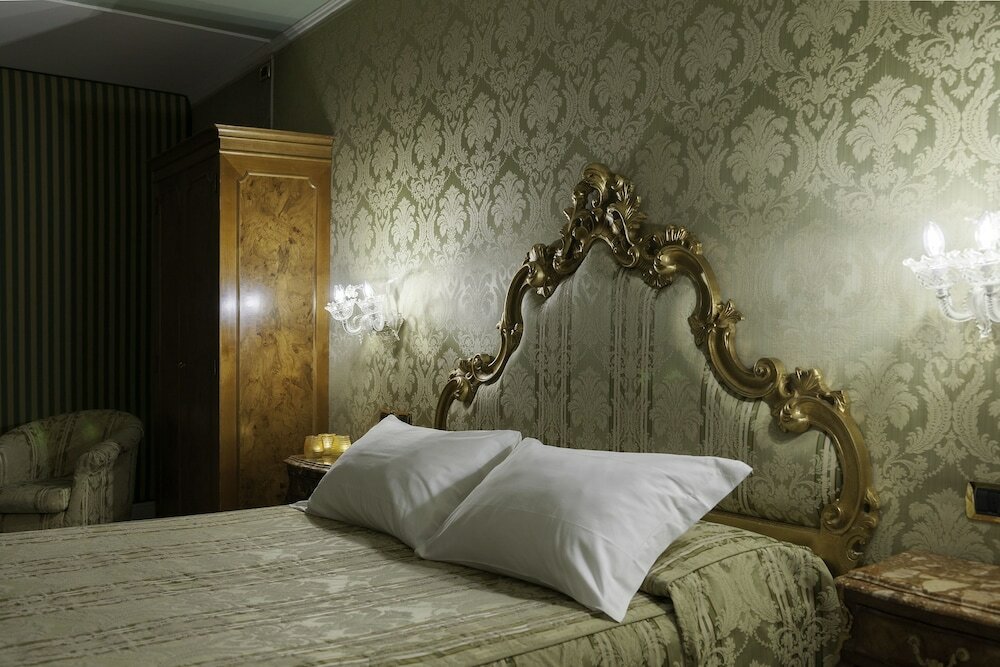 Фото Hotel Al Ponte Antico