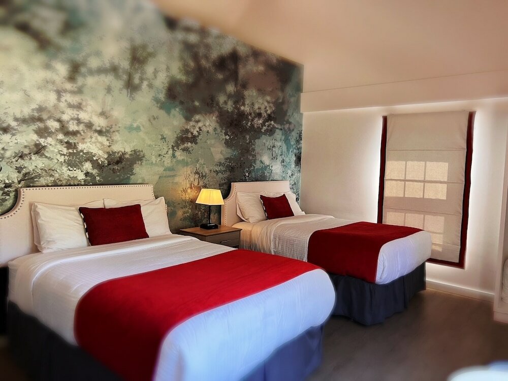 Фото отеля 2