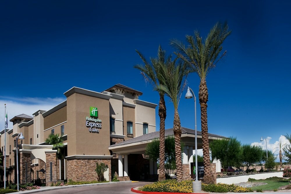 Фото Holiday Inn Express & Suites Phoenix - Glendale Sports Dist, an Ihg Hotel