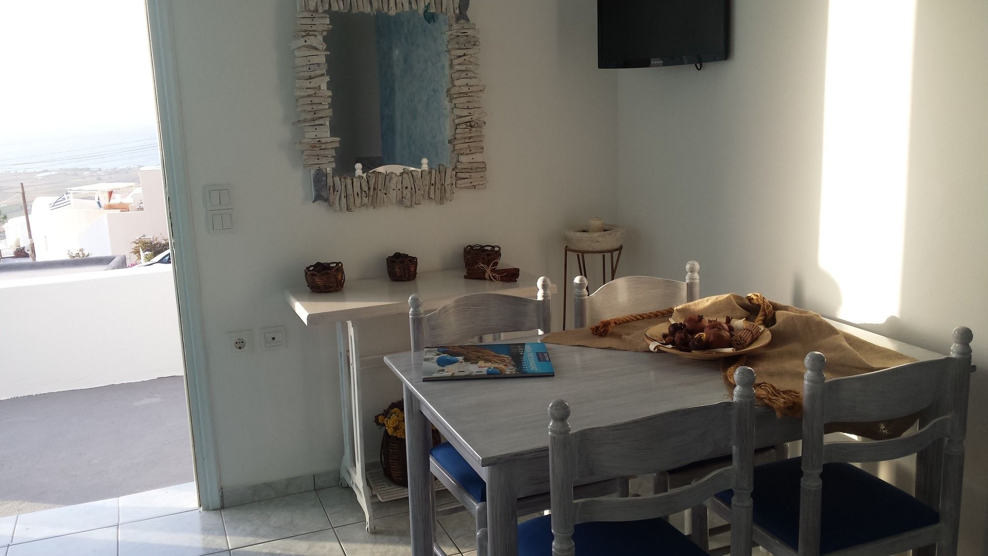 Фото Alonistra Oia Houses