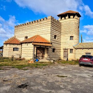 Введенский замок (Autonomous Republic of Crimea, Nizhnegorskiy rayon, Izobilnenska silska rada), landmark, attraction
