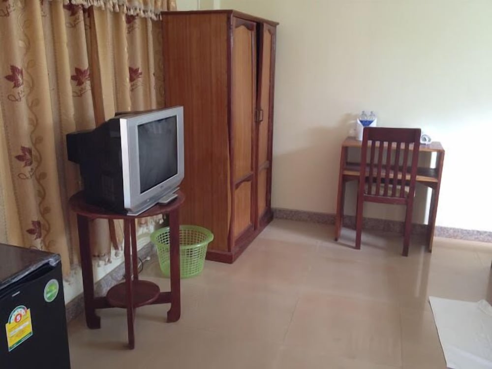 Фото Chalouvanh Hotel