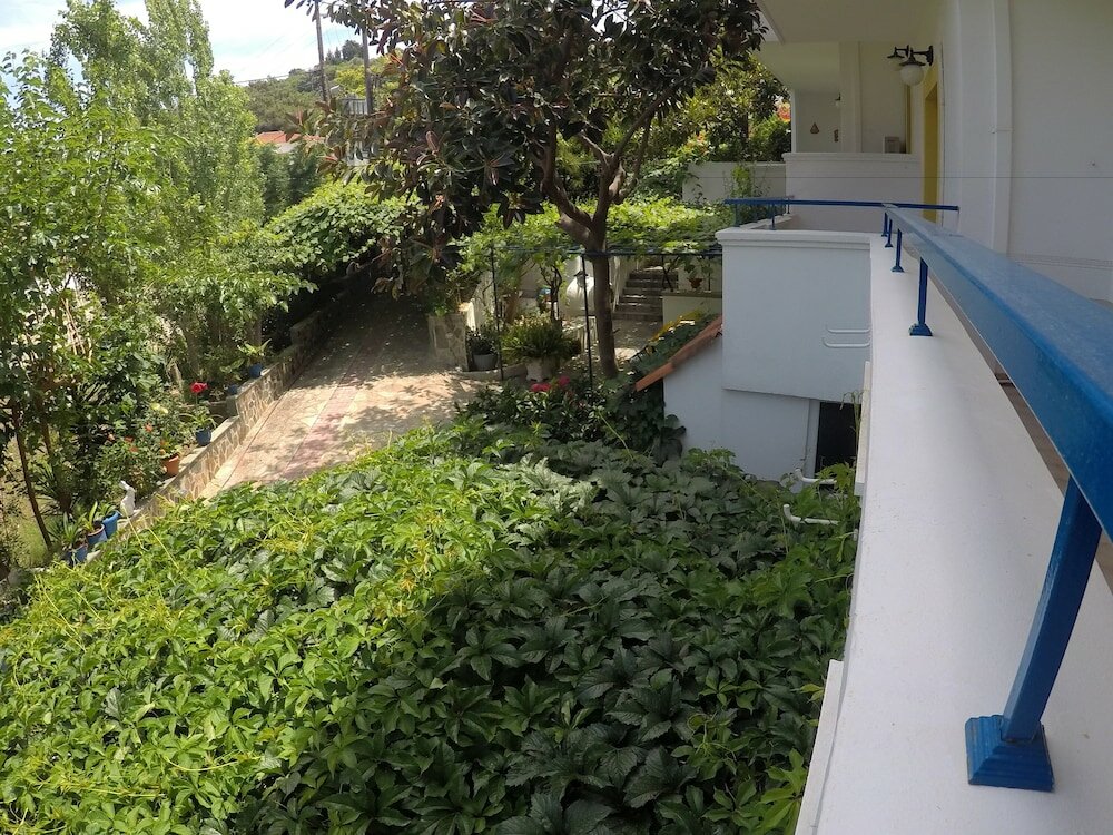 Фото Zafiria Apartments