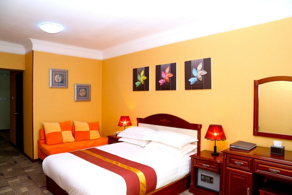 Фото New West Hotel