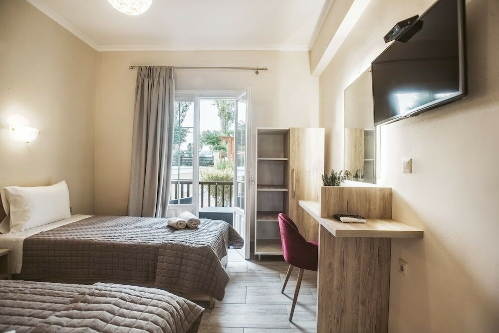 Фото Potamos Apartments