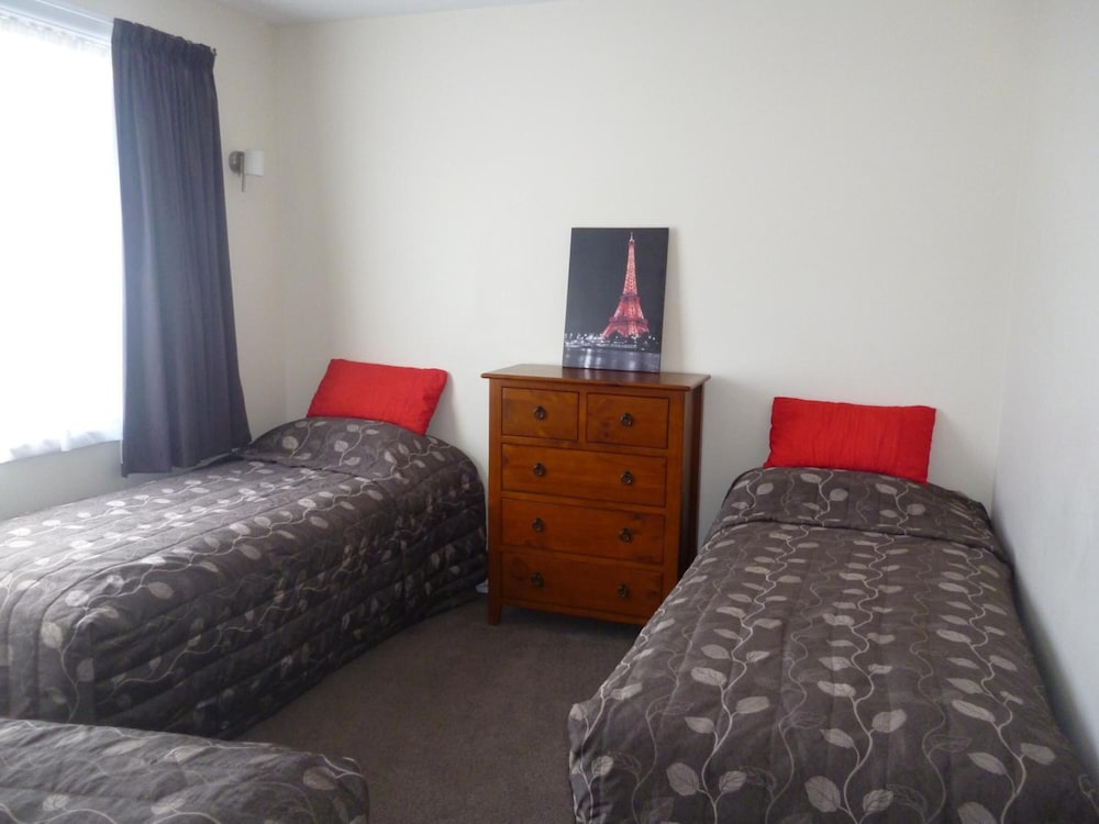 Фото Cashel Court Motel