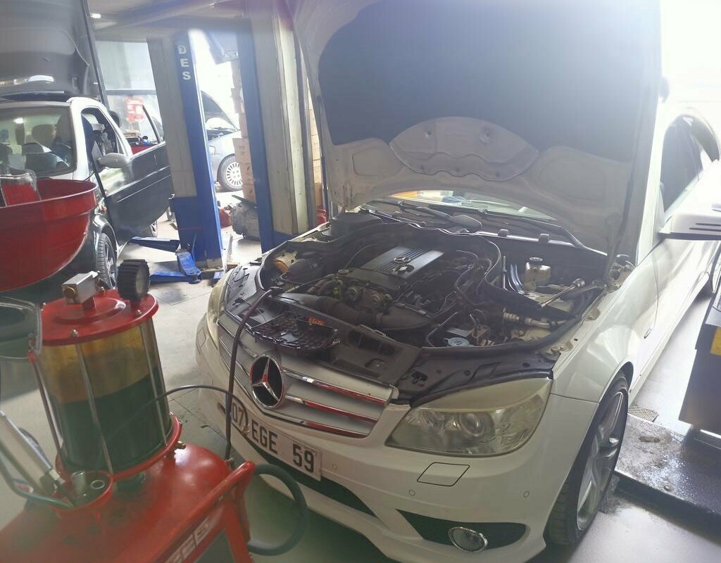 Автосервис, автотехцентр Mercedes Özel Servisi Yurtsever Garage, Анкара, фото