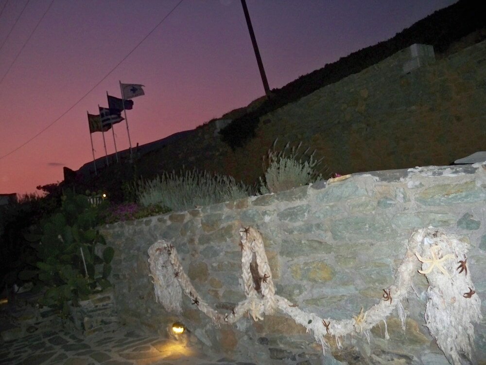 Фото Porto Mani Suites