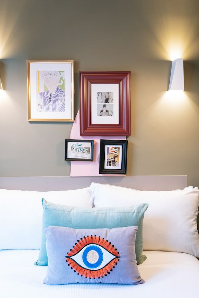 Фото The Warwick by Aura Collection