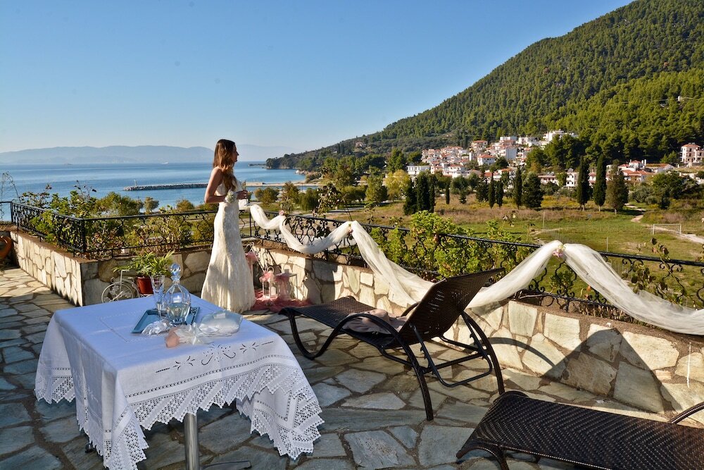 Фото Hovolo Hotel Apartments